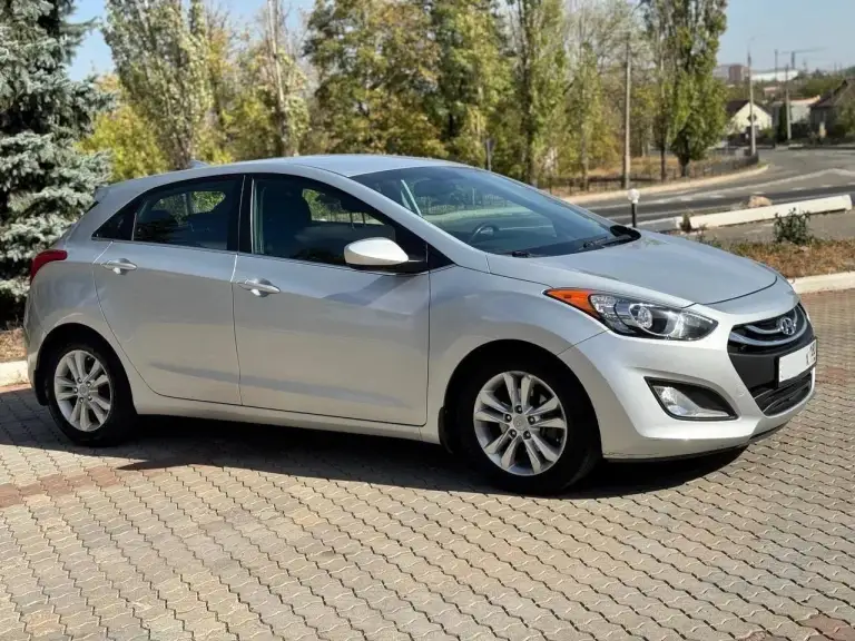 Hyndai elantra 2013г. Хечбек,1.8 бензин. 1100000 руб. Пробег 180000км. Состояние отличное. +79494056933 иван - фотография - 3
