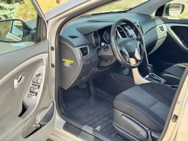 Hyndai elantra 2013г. Хечбек,1.8 бензин. 1100000 руб. Пробег 180000км. Состояние отличное. +79494056933 иван - фотография - 5