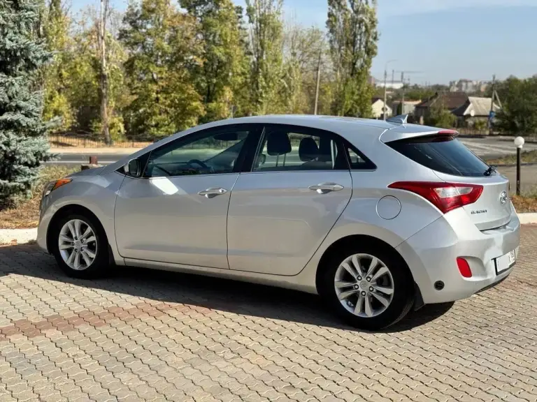 Hyndai elantra 2013г. Хечбек,1.8 бензин. 1100000 руб. Пробег 180000км. Состояние отличное. +79494056933 иван - фотография - 2