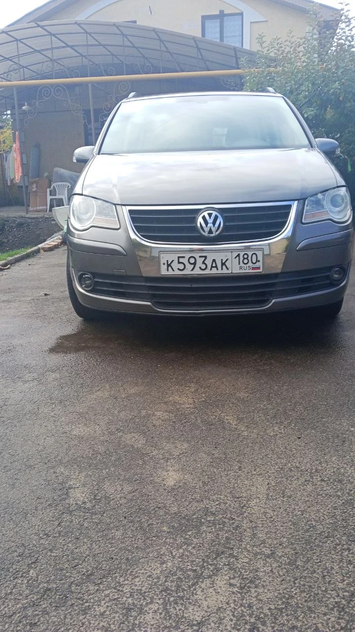 Volkswagen touran рест 7 мест 2008г 1,9 тди (105 л с) дизель, механика, передний, двс кап рем, новые - гбс, распредвал, рулевая рейка, акб, стойки и амортизаторы, тормозные диски и колодки, турбина - замена картриджа и геометрии, расход - трасса 6,2л. , город 7,5л. , режим эко, режим спорт цифры выше, авто из франции, пригнано в 2016г в днр, растаможено и поставлено на номера - фотография - 1