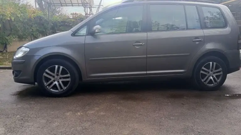 Volkswagen touran рест 7 мест 2008г 1,9 тди (105 л с) дизель, механика, передний, двс кап рем, новые - гбс, распредвал, рулевая рейка, акб, стойки и амортизаторы, тормозные диски и колодки, турбина - замена картриджа и геометрии, расход - трасса 6,2л. , город 7,5л. , режим эко, режим спорт цифры выше, авто из франции, пригнано в 2016г в днр, растаможено и поставлено на номера - фотография - 3