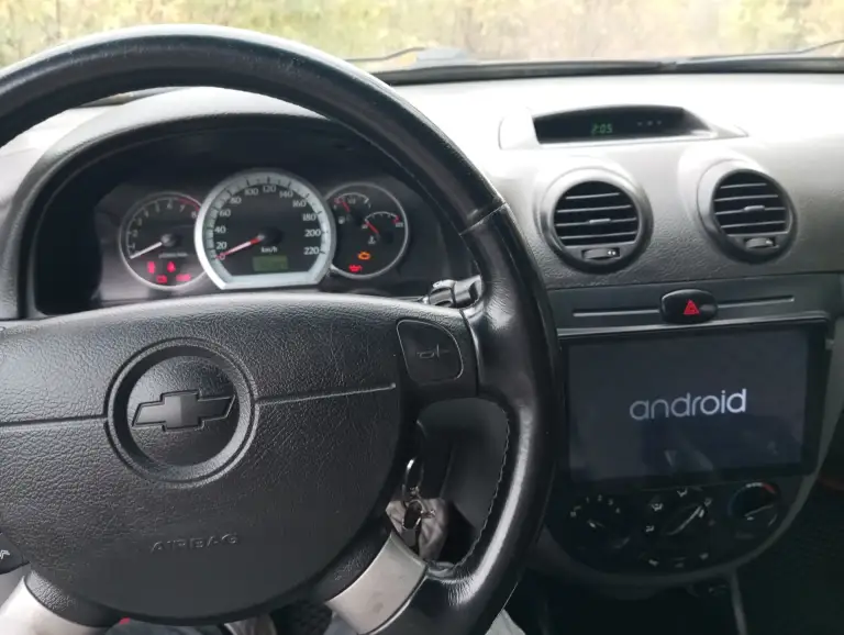 Продам chevrolet lacetti универсал 2008г. 1.6 бензин, механика, пробег 196т. В хорошем состоянии, в родном окрасе, дно пороги все целое, гнили ржавчины нет! Семейное ухоженное авто. Двигатель, кпп, подвеска в норме, на хорошем ходу! Новые диски, новая акб. Abs, airbag, гур, эл/стекла, зеркала-подогрев, кондиционер, мультируль, музыка android, ц/замок, 2 ключа и т. Д. Документы в порядке, местный учет. Цена: 480.000р. Енакиево. +79493652755, миранда +79490366206. - фотография - 7