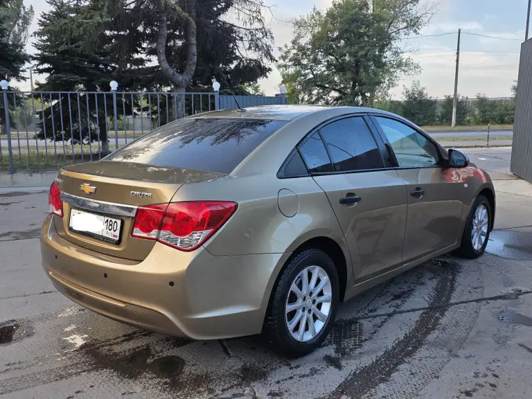 Продам chevrolet cruze 2013 год, 1.6 акпп.
Пробег: 137.000
Мотор и коробка в отличном состоянии, не дымит не троит, коробка переключает плавно.
Ходовая в хорошем состоярии.
Вложений не каких не требуется.
Новая зимняя резина.
Кондиционер дует как положено.
Документы чистые.
Снежное
+79493260848
720.000₽ - фотография - 4