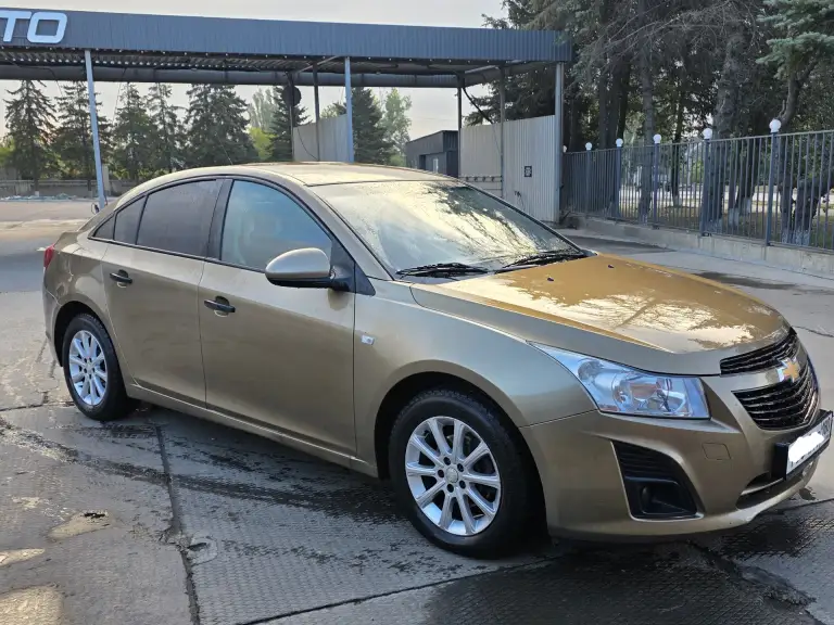 Продам chevrolet cruze 2013 год, 1.6 акпп.
Пробег: 137.000
Мотор и коробка в отличном состоянии, не дымит не троит, коробка переключает плавно.
Ходовая в хорошем состоярии.
Вложений не каких не требуется.
Новая зимняя резина.
Кондиционер дует как положено.
Документы чистые.
Снежное
+79493260848
720.000₽ - фотография - 5