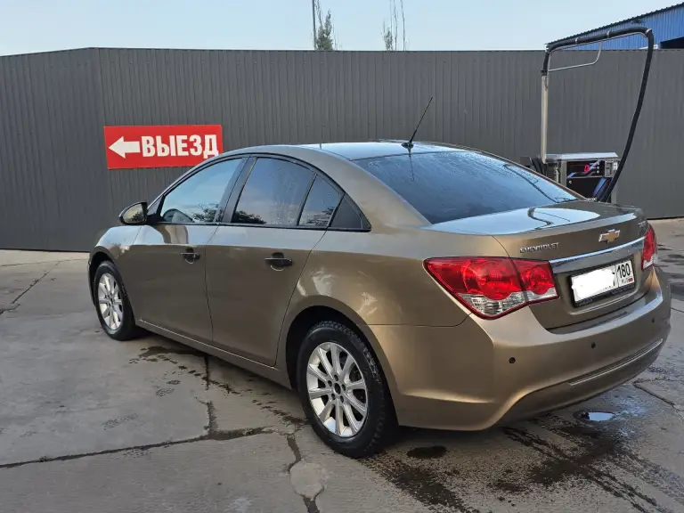Продам chevrolet cruze 2013 год, 1.6 акпп.
Пробег: 137.000
Мотор и коробка в отличном состоянии, не дымит не троит, коробка переключает плавно.
Ходовая в хорошем состоярии.
Вложений не каких не требуется.
Новая зимняя резина.
Кондиционер дует как положено.
Документы чистые.
Снежное
+79493260848
720.000₽ - фотография - 3