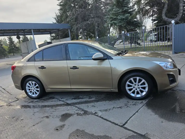 Продам chevrolet cruze 2013 год, 1.6 акпп.
Пробег: 137.000
Мотор и коробка в отличном состоянии, не дымит не троит, коробка переключает плавно.
Ходовая в хорошем состоярии.
Вложений не каких не требуется.
Новая зимняя резина.
Кондиционер дует как положено.
Документы чистые.
Снежное
+79493260848
720.000₽ - фотография - 8