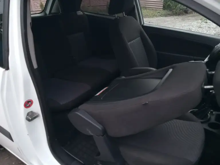 Продам ford fiesta mk5 в кузове купе 2007г. 1.4 tdi экономная пушка расход 5л. Пробег 230т. В хорошем состоянии, гнили рыжья нет. Пороги, дно все отлично. Авто местное не пригон. Двигатель, кпп, подвеска все в норме, была обслужена на 101тыс. ( есть заказ-наряд). На хорошем ходу! Abs, гур, эл/стекла-зеркала, кондиционер рабочий, ц/замок, штат. Магнитола. Документы в норме. Цена: 250.000р. Енакиево. +79493652755, миранда +79490366206. - фотография - 6