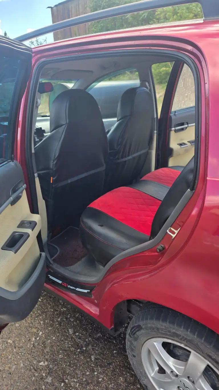Chery kimo (a1) 1.3 amt, 2012, передний привод, робот, пробег 199000, цена 300 000. Тел. +7949 383 96 61
Оригинал птс. Не в залоге. В салоне не курили. Зимняя резина в комплекте. Возможен торг при осмотре. На кузове имеются жизненные болячки, связанные с возрастом, но отреставрированные. По силовой и ходовой части - всё отлично. Робот работает тоже отлично, никогда небыло проблем. Кондиционер тоже. В комплекте - автодержатель для телефона с функцией беспроводной зарядки, оригинальный багажник (поернчины) на крышу. , запасные дефлекторы новые. Магнитола с мр4 и сенсорным экраном (jps и остальное). - фотография - 6
