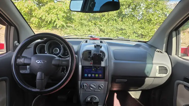 Chery kimo (a1) 1.3 amt, 2012, передний привод, робот, пробег 199000, цена 300 000. Тел. +7949 383 96 61
Оригинал птс. Не в залоге. В салоне не курили. Зимняя резина в комплекте. Возможен торг при осмотре. На кузове имеются жизненные болячки, связанные с возрастом, но отреставрированные. По силовой и ходовой части - всё отлично. Робот работает тоже отлично, никогда небыло проблем. Кондиционер тоже. В комплекте - автодержатель для телефона с функцией беспроводной зарядки, оригинальный багажник (поернчины) на крышу. , запасные дефлекторы новые. Магнитола с мр4 и сенсорным экраном (jps и остальное). - фотография - 5