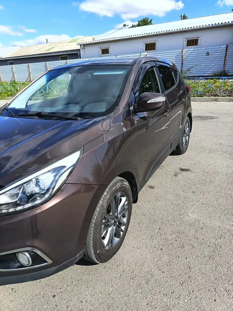 Hyundai ix35 2014г. , пробег 136000, я второй владелец, по авто всё отлично, полный привод, обслужена, делать ничего не нужно, птс оригинал, сел и катайся. ,осмотр г. Торез, +79494606979 - фотография - 2