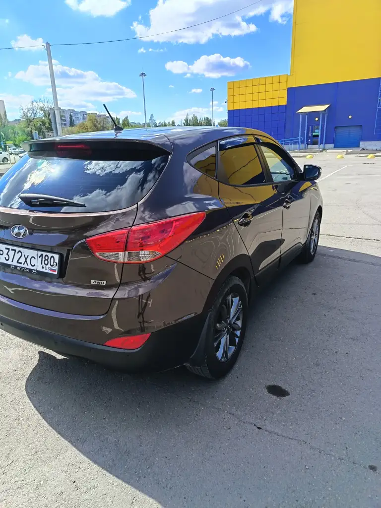 Hyundai ix35 2014г. , пробег 136000, я второй владелец, по авто всё отлично, полный привод, обслужена, делать ничего не нужно, птс оригинал, сел и катайся. ,осмотр г. Торез, +79494606979 - фотография - 4