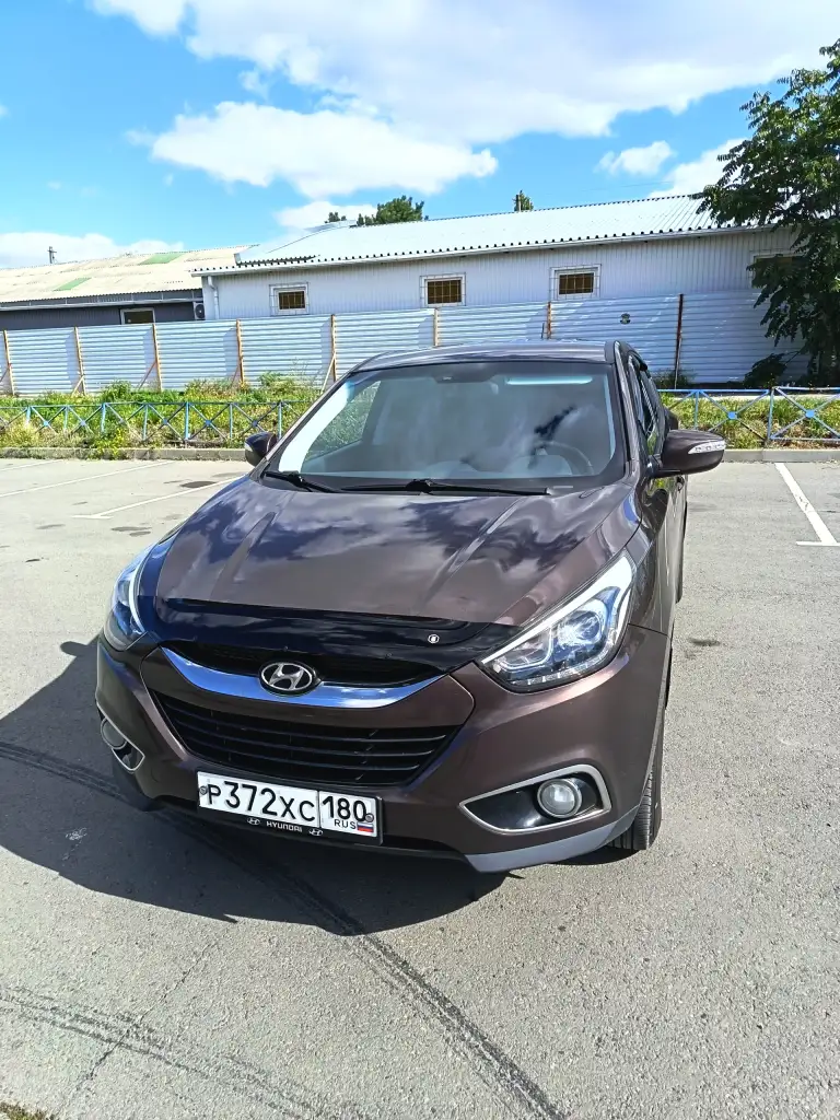 Hyundai ix35 2014г. , пробег 136000, я второй владелец, по авто всё отлично, полный привод, обслужена, делать ничего не нужно, птс оригинал, сел и катайся. ,осмотр г. Торез, +79494606979 - фотография - 1