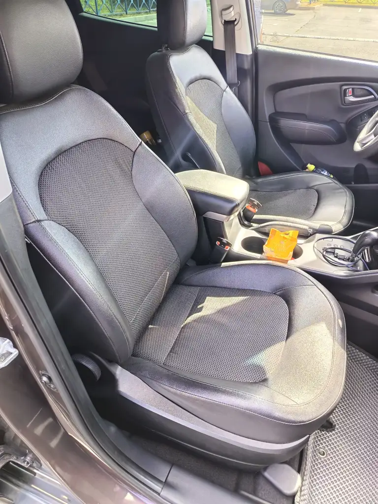 Hyundai ix35 2014г. , пробег 136000, я второй владелец, по авто всё отлично, полный привод, обслужена, делать ничего не нужно, птс оригинал, сел и катайся. ,осмотр г. Торез, +79494606979 - фотография - 11