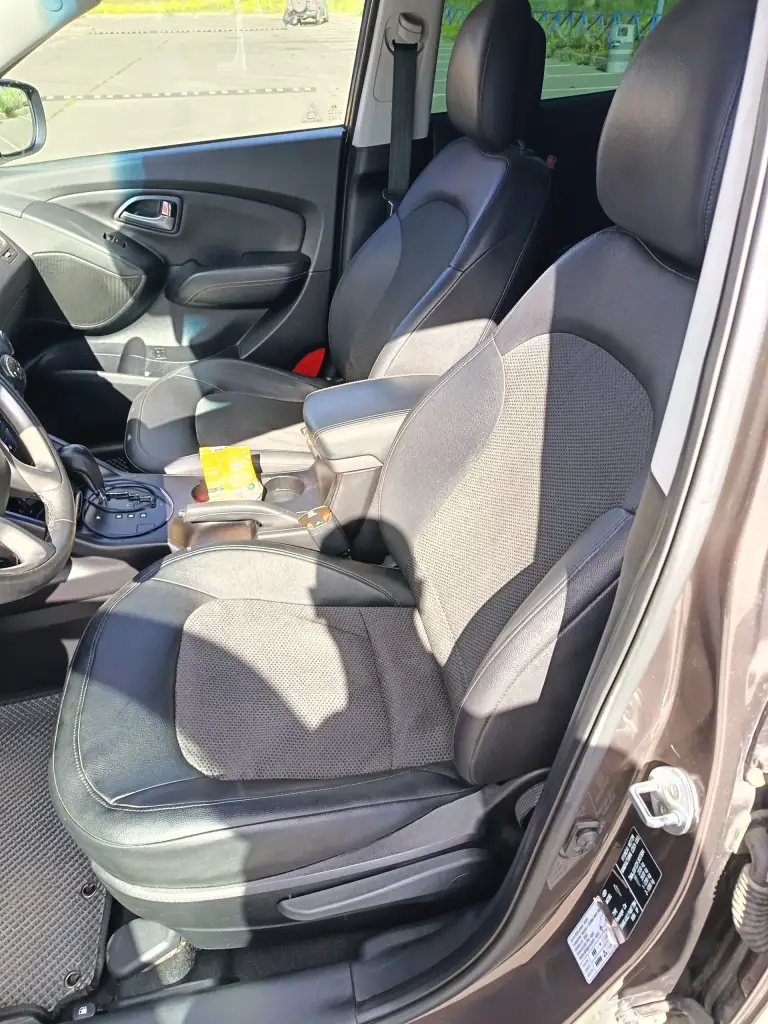 Hyundai ix35 2014г. , пробег 136000, я второй владелец, по авто всё отлично, полный привод, обслужена, делать ничего не нужно, птс оригинал, сел и катайся. ,осмотр г. Торез, +79494606979 - фотография - 7