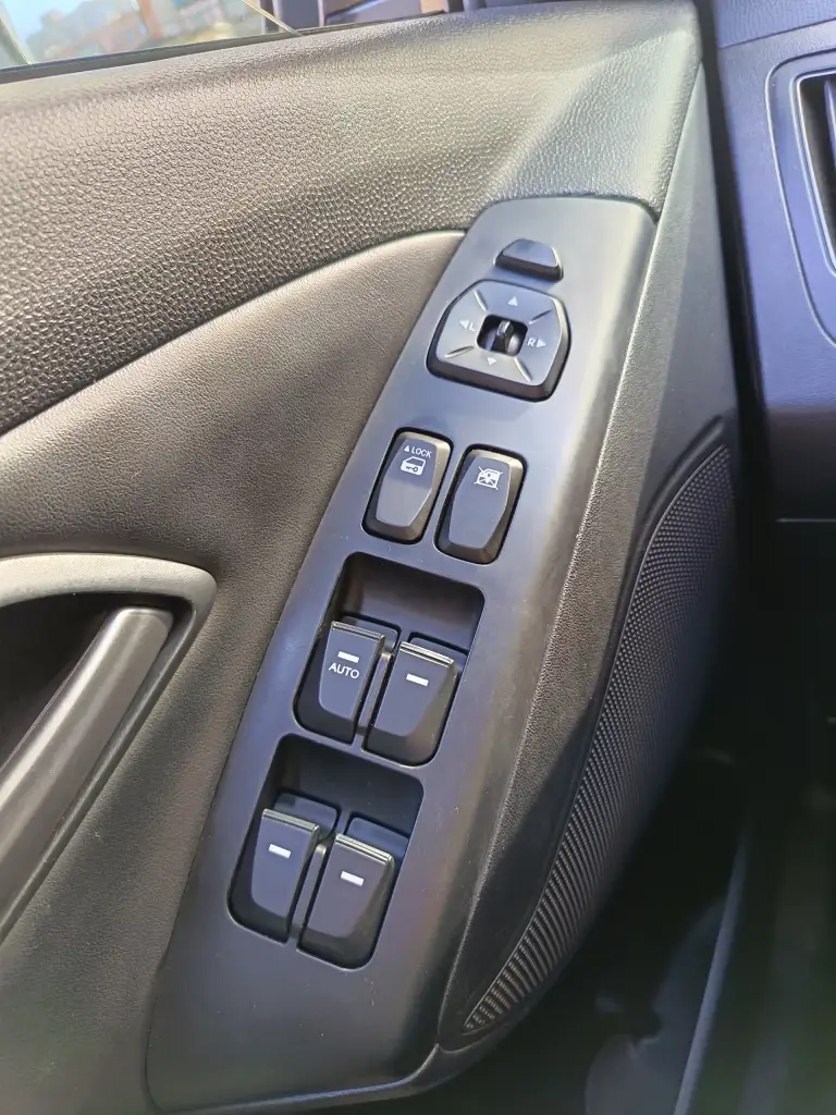 Hyundai ix35 2014г. , пробег 136000, я второй владелец, по авто всё отлично, полный привод, обслужена, делать ничего не нужно, птс оригинал, сел и катайся. ,осмотр г. Торез, +79494606979 - фотография - 15