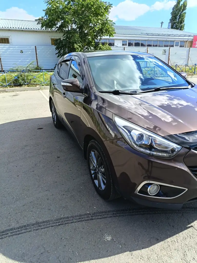 Hyundai ix35 2014г. , пробег 136000, я второй владелец, по авто всё отлично, полный привод, обслужена, делать ничего не нужно, птс оригинал, сел и катайся. ,осмотр г. Торез, +79494606979 - фотография - 3
