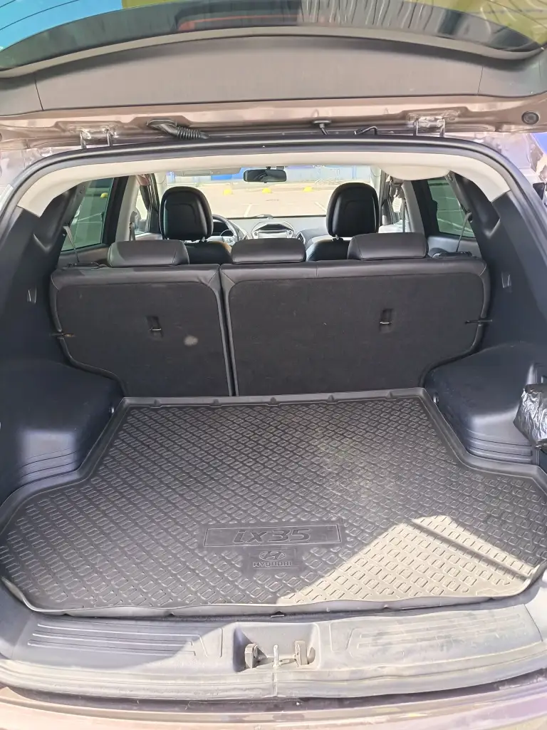Hyundai ix35 2014г. , пробег 136000, я второй владелец, по авто всё отлично, полный привод, обслужена, делать ничего не нужно, птс оригинал, сел и катайся. ,осмотр г. Торез, +79494606979 - фотография - 10