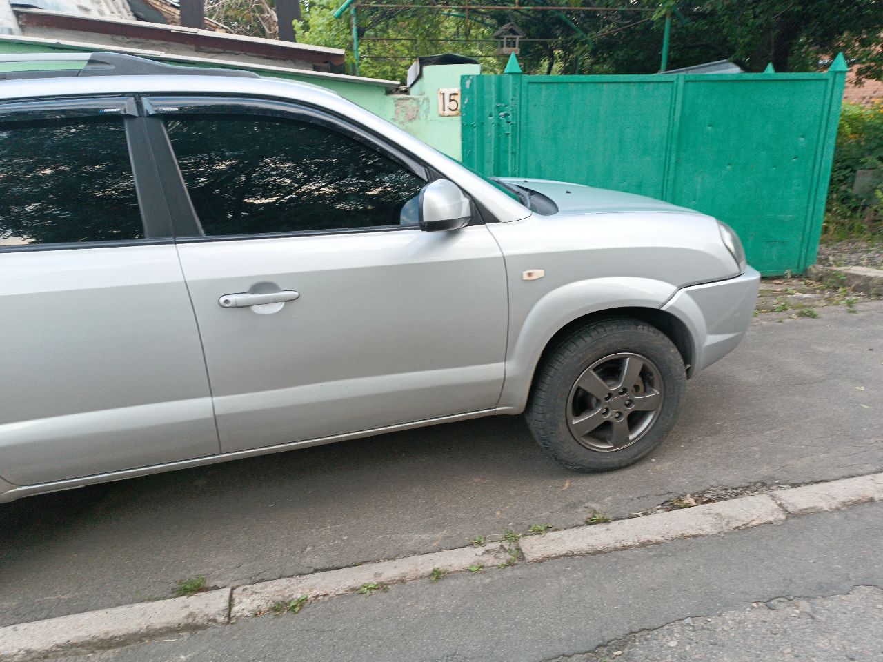 Хендай туксон 2005г. Hyundai Tucson 2005. Хендай Туксон 2005 года черно матовый цвет. Устройство дв Хундай Туксон 2005г.