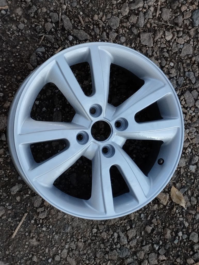 Продаются 4 диска на 15 4/100 на рено логан. 16000р. телефон +7949371 ...