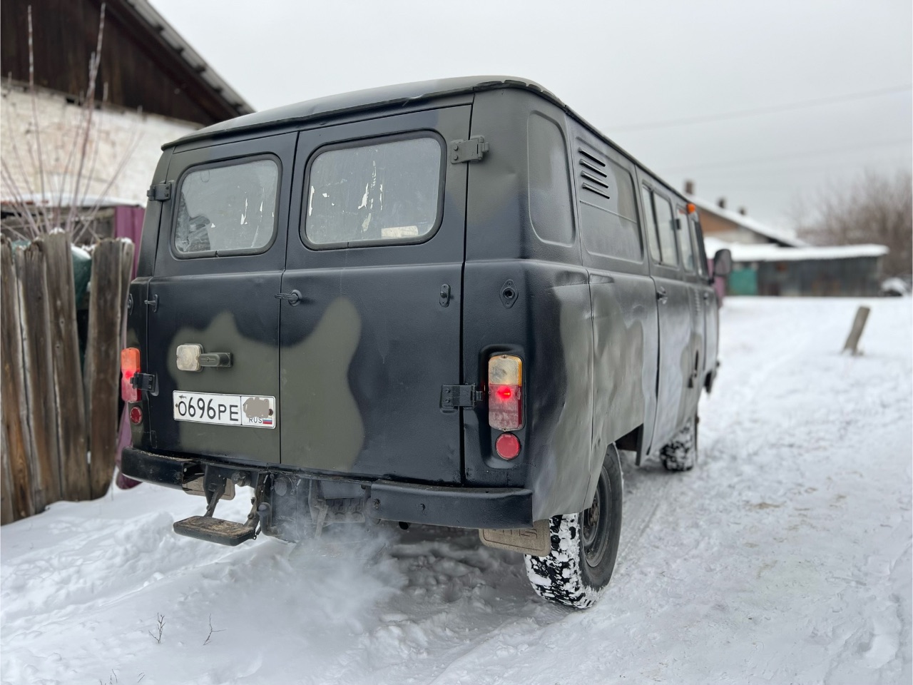 Уаз буханка продам уазик в хорошем боевом состояние, все работает, не  дымит, стоит автономный дизельный отопитель салона, свет дворники, все  работает,...