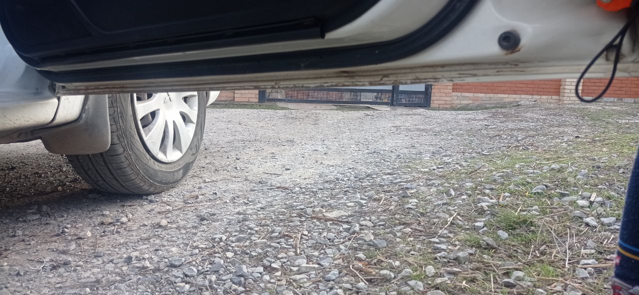 Продам митсубиси лансер 9 в хорошем состоянии. один хозяин. машина 2008 г. в. выехала из салона в 2011 году. в дтп не была, и не красилась, все стекла родные. пробег 154т. км мотор 1.6 16 кл. 98 л. с. кондиционер, 4 стеклоподъёмника, подогрев передних сидений, ел. зеркала, обогрев заднего стекла, гидроусилитель руля, ксенон. мотор в идеальном состоянии, коробка переключается как на новой машине. новые свечи, катушки, масло в двигателе, резина, акумулятор. гбо евро-4 вписано в техпаспорт. нужно заниматься арками задних крыльев! цена договорная. +79495240709 - фотография - 6