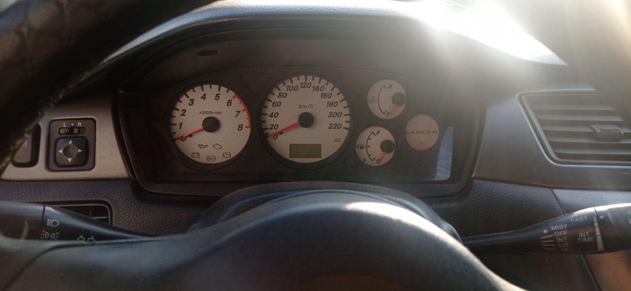 Продам митсубиси лансер 9 в хорошем состоянии. один хозяин. машина 2008 г. в. выехала из салона в 2011 году. в дтп не была, и не красилась, все стекла родные. пробег 154т. км мотор 1.6 16 кл. 98 л. с. кондиционер, 4 стеклоподъёмника, подогрев передних сидений, ел. зеркала, обогрев заднего стекла, гидроусилитель руля, ксенон. мотор в идеальном состоянии, коробка переключается как на новой машине. новые свечи, катушки, масло в двигателе, резина, акумулятор. гбо евро-4 вписано в техпаспорт. нужно заниматься арками задних крыльев! цена договорная. +79495240709 - фотография - 9