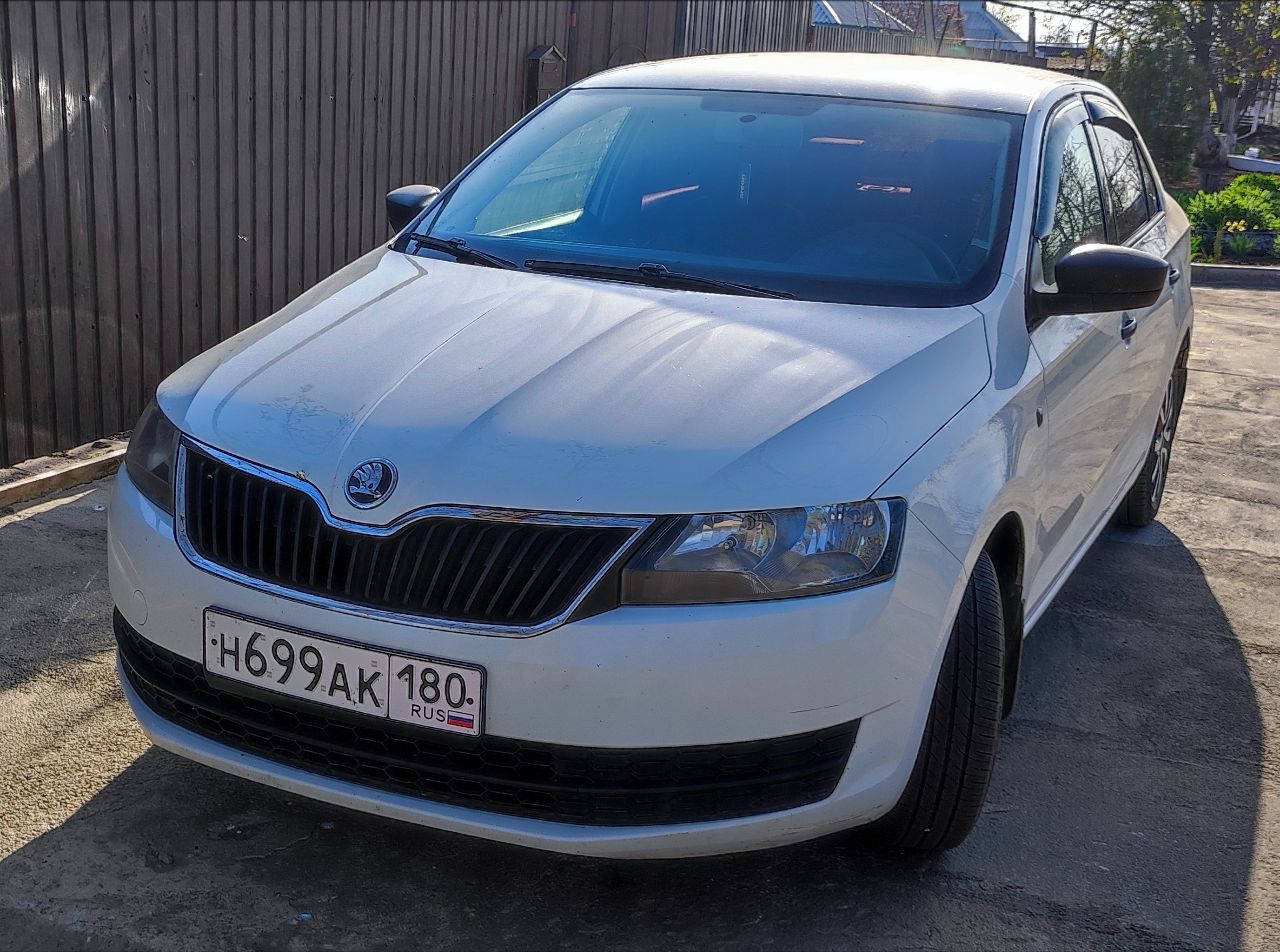 Skoda rapid, 2015 г. в. пробег 160 тыс. км. механика. все расходники  поменяны. все стойки в круговую заменены в марте 2024 г. титаны r15  отличные, рез...