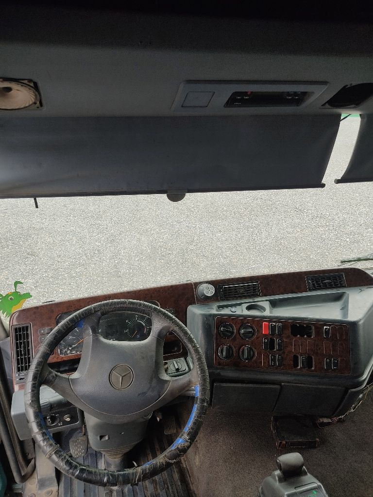 Продам mercedes-benz actros 2001г. объем 12л, реф рабочий, на 18 поддонов. пневмоподушки и амортизаторы недавно заменены. есть недочеты по кузову. тяговая резина в хорошем состоянии. вопросы по телефону +7 949 334 16 25. цена 800 000 - фотография - 6