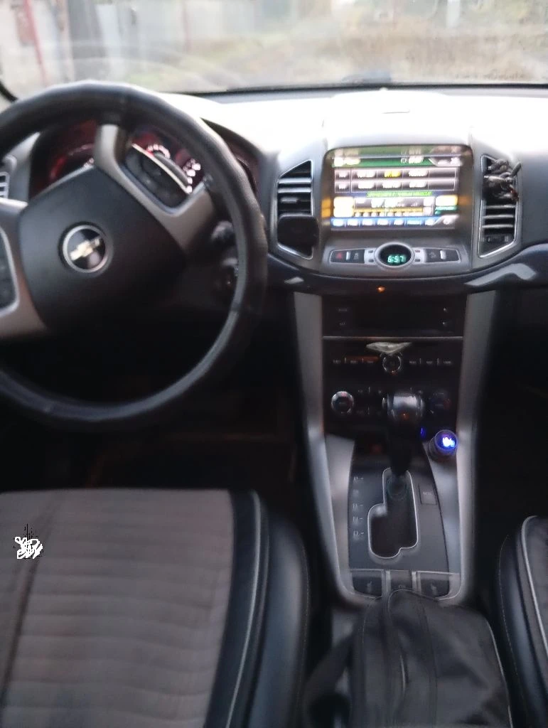 Продам большой семейный кроссовер chevrolet captiva 2014 г. в. 2.4 бензин, я второй владелец, показания одометра 142 т. км. классический автомат ( 6 скоростной айсин ), подключаемый полный привод. 2 ключа, 2 комплекта резины. работает абсолютно все. подогревы всех сидений ( перед, зад. ) полный электро пакет. цена 1,490 р. +7949 348 04 77 на этом номере телеграмм. торг - фотография - 6