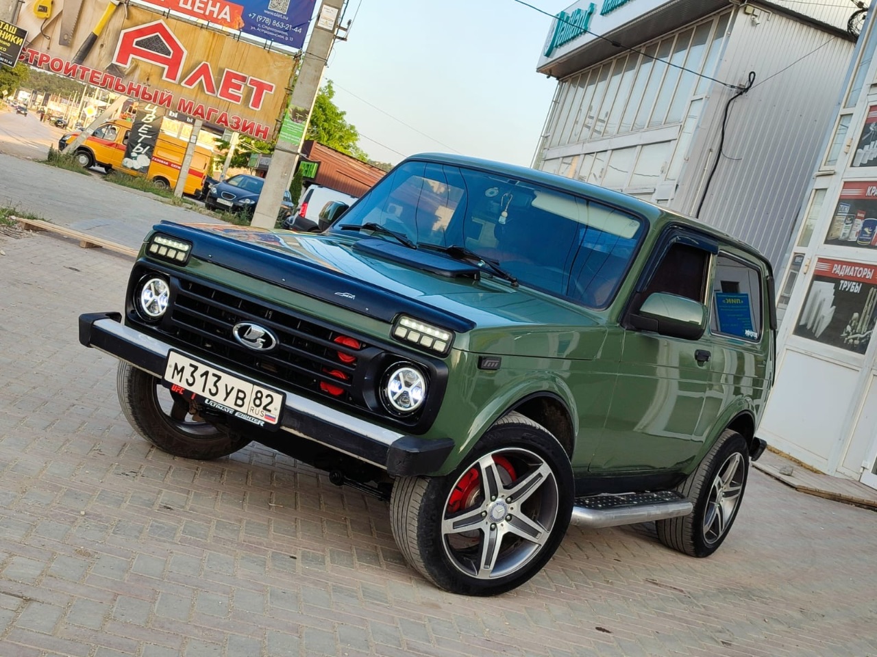 Новая Нива Шевроле и Ответ Форда - Chevrolet Niva, 1,7 л, 2011 года наблюдение D