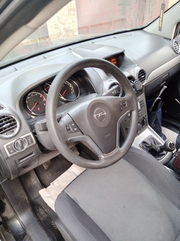 Продается опель антара 2011 года, с оригинальный пробег 280 тыс км, от собственника, надежный дешевый в содержании автомобиль с большим клиренсом и багажником, от собственника полная гальваническая оцинковка кузова, 2.4 140 л. с бензиновый атмосферный мотор миллионник и классическая не убиваемая механика, комплектация полная самая оптимальная компоновка на этой машине, осмотр г. брянка. зеленая автотека, сброшу по запросу. торг есть возле капота. вопросы по телефону. +79591028715 цена 990 тыс. ₽ - фотография - 6