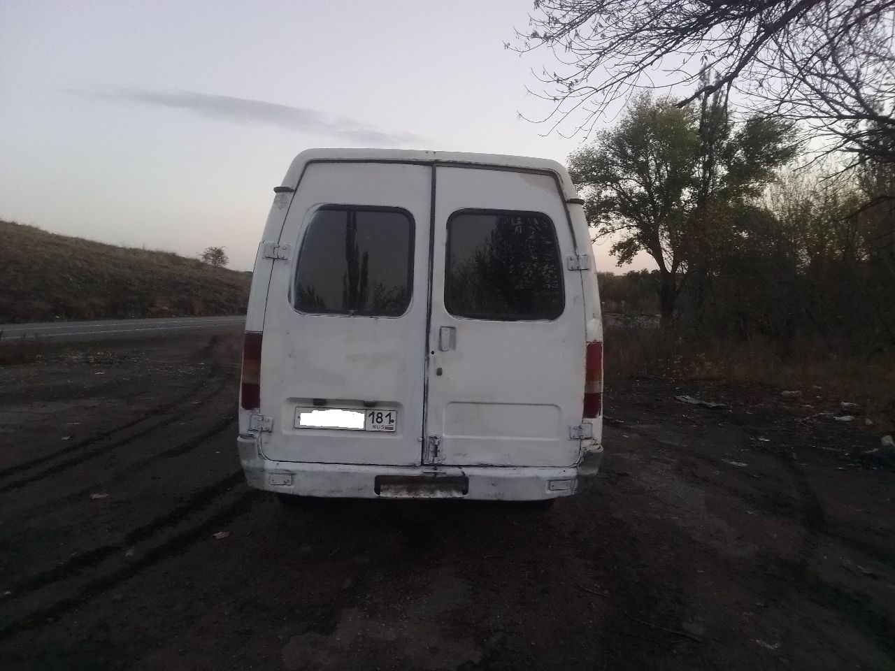 Продам газель газ-2705 2003 г. в. двигатель 2.5л (гбо установлено и вписано в птс стс), стартер редукторный. ходовка в норме ничего не стучит. рама целая. резина всесезонка высота протектора 6мм. есть коррозия по кузову. номера читаются хорошо на кузове. авто на ходу(желательно настроить карбюратор). автомобиль находится в г. стаханов. цена 220 000 р. тел. +79595332989 (не всегда есть связь, пишите в telegram). - фотография - 5