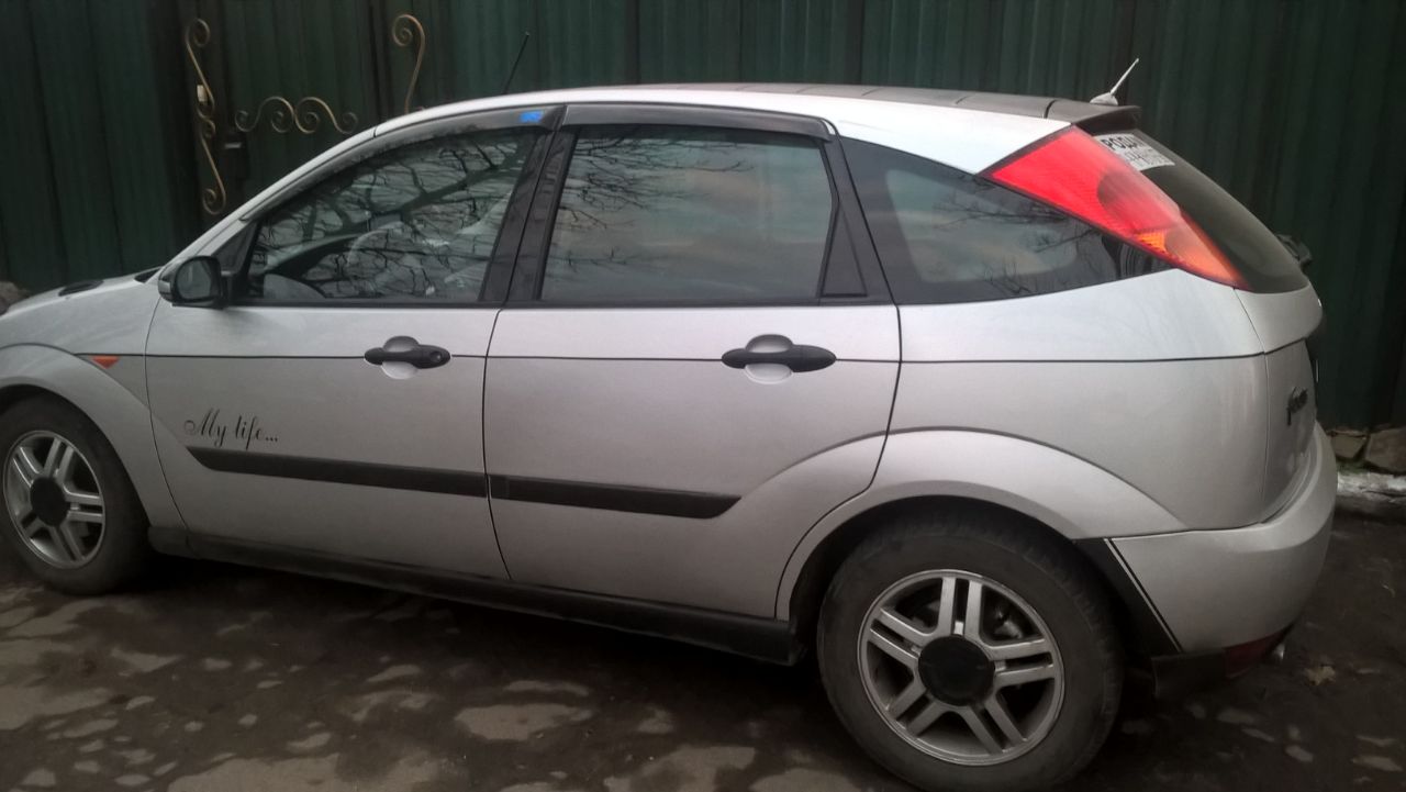 Срочно продам форд фокус 1. 1.8 см. 233000 т км. 1998 г. в отличном сост. гаражное хранение. вся оцинкована и обработана. едет мягко. ржи нет и намёка. салон в идеале. печка и кандёр работают идеально - вложений-0. зимняя резина. +новая летняя. . машина с салона в одних руках. 450000 т-0714041358 - фотография - 3
