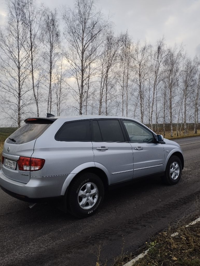 Продам. саненг. кайрон 2014 года свой автомобиль, в прекрасном состоянии весь в родной краске, полный привод всё работает, что есть в машине, год назад было полное техническое обслуживание есть заказ наряд, общие состоянии машины на 5+! цена 1м.270 тысяч рублей! стоит хорошая музыка отличная резина! камера заднего вида! пробег 108 тысяч км. телефон+79493058335.алексей. - фотография - 9