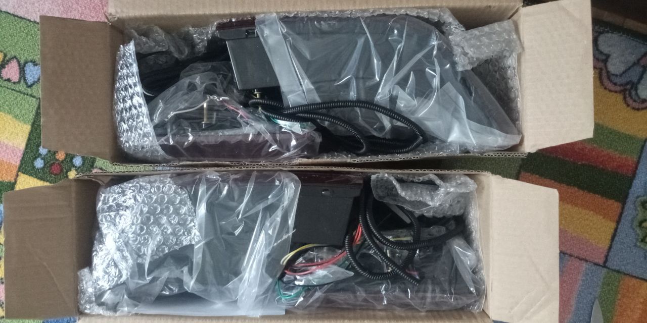 Продам светодиодные задние фонари для ваз 2110-12 в стиле audi rs. состояние новые, не устанавливали... - фотография