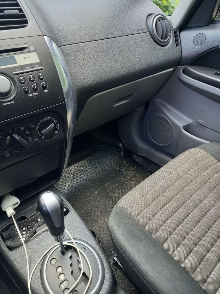 Продам suzuki sx4 1.6 at (автомат), 2011 г. в. цена: 950,000 руб. местонахождение: донецк основные характеристики: год выпуска: 2011 двигатель: бензиновый, объем 1.6 л коробка передач: автоматическая пробег: 187,000 км привод: передний преимущества: один хозяин, бережная эксплуатация не использовалась в такси чистый и ухоженный салон родной пробег, без скручивания установлено качественное газовое оборудование полный комплект ключей и документов регулярное обслуживание, все заменено вовремя контакты: звоните: +7 949 405 42 97 telegram: +380 71 405 42 97 автомобиль находится в донецке. готов к осмотру, звоните или пишите для уточнения деталей! - фотография - 5