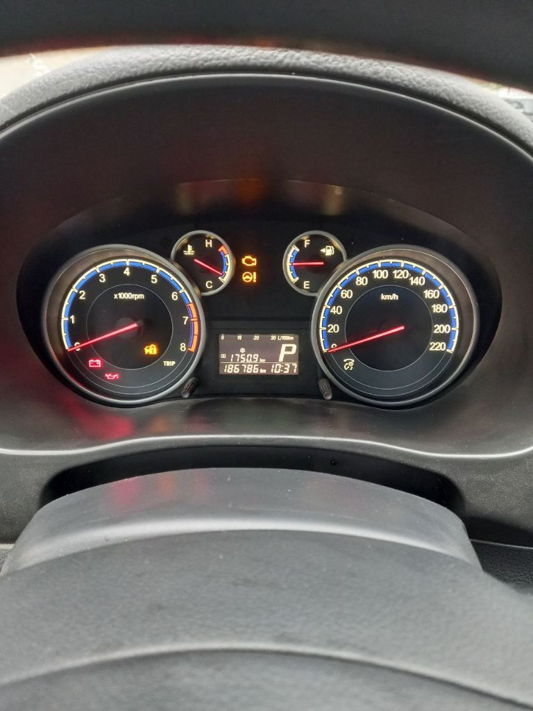 Продам suzuki sx4 1.6 at (автомат), 2011 г. в. цена: 950,000 руб. местонахождение: донецк основные характеристики: год выпуска: 2011 двигатель: бензиновый, объем 1.6 л коробка передач: автоматическая пробег: 187,000 км привод: передний преимущества: один хозяин, бережная эксплуатация не использовалась в такси чистый и ухоженный салон родной пробег, без скручивания установлено качественное газовое оборудование полный комплект ключей и документов регулярное обслуживание, все заменено вовремя контакты: звоните: +7 949 405 42 97 telegram: +380 71 405 42 97 автомобиль находится в донецке. готов к осмотру, звоните или пишите для уточнения деталей! - фотография - 7