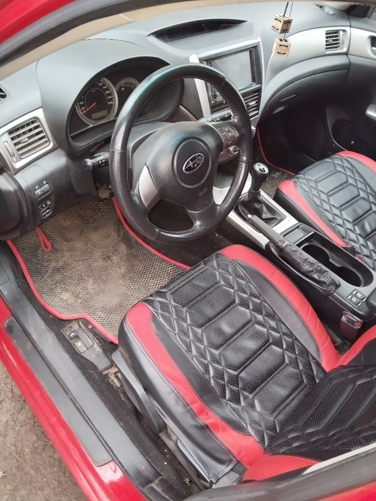 Продам субару импреза 2008 г. двигатель 1.5 механика. полный привод 107л/с. гидроусилитель руля, подогрев зеркал, дворников, сиденья, климат. пробег родной 200 т. км. сигнализация с автозапуском, два ключа, сервисные книжки. по машине делать не чего не надо. с документами полный порядок. цена 950т. р. +79493594286 - фотография - 4