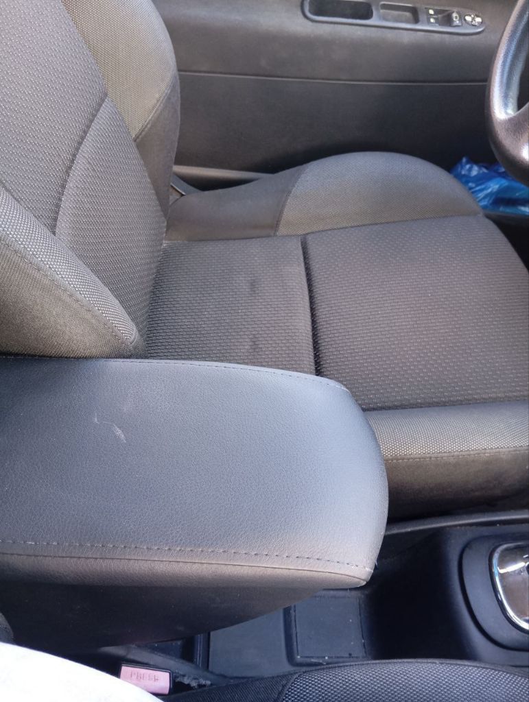 Peugeot( пежо)207 1,4 амт, 3 дв. хэтчбек, 2009 г. в. , рестайлинг, кондиционер, эсп, эур, abs, птф, бк, подрулевые лепестки, aux. везде заменены фильтры и масло. масло в двигателе от замены до замены ни грамма не уходит, новые свечи, новый акб, . пробег 135500км.2 ключа. в авто всё работает. ни одного рыжика. .по машине ничего делать не надо. переоформление в мрэо, я собственник. цена 500 тыс. руб. .горловка. +79493256491 - фотография - 5