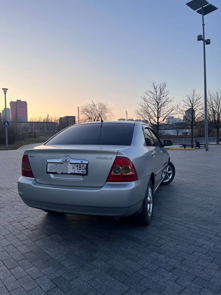 Продам toyota corolla 2004 года выпуска. объем двигателя 1.4. мкпп. двигатель не дымит, передачи не выбивают, едет хорошо. комплектация: электроусилитель руля, электростеклоподьемники, электрорегулировка зерал, обогрев сидений, кондиционер(заправлен, дует хорошо). по технике полностью исправна, состяние: сел и поехал, заменены все расходники, за машиной следил. по кузову есть небольшие недочёты, на езду не влияет. 3 владельца по птс. я 3 хозяин. в моем владении год. продажа с полным переоформлением. цена 450тыс. , . больше вопросов по телефону +79493403786 - фотография - 6
