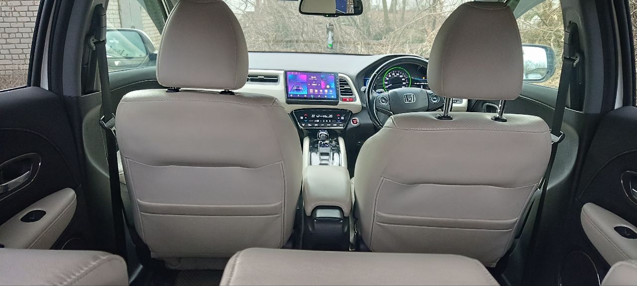 Продам авто honda vesel в идеальном состоянии без дтп 📅год выпуска: 2015 💴цена: 1980 тыс. ✅ растаможен. ✅ пробег свой 104 тыс. км, ✅ двигатель 1.5 л. /161 л. с. ( гибрид ) 📝описание: машина в родной краске + 2 комплекта литья - зима и лето, пробег свой, расход в городе 7л, родные салонные коврики есть. передний привод ! система доступа без ключа. климат-контроль 2-зонный. адаптивный круиз-контроль. антипробуксовочная система (asr). система помощи при торможении, при старте, в гору, при спуске. антиблокировочная система (abs). регулировка руля и передних сидений. на постоянном рф учёте. по всем вопросам звонить по тел: +79493321947 дмитрий - фотография - 11