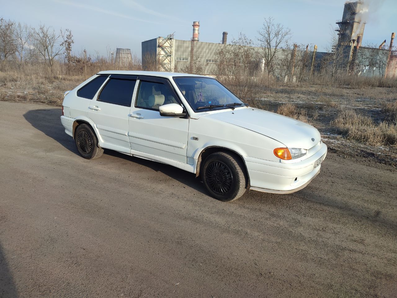 Продам ваз 2114, объем 1.6,8кл. авто 2012г. в нормальном состоянии пробег 220000т. км. много чего поменяно, работает абсолютно всё, ,два комплекта резины. я хозяин, цена 200000т. р.номер для связи+79790015737город донецк - фотография - 2