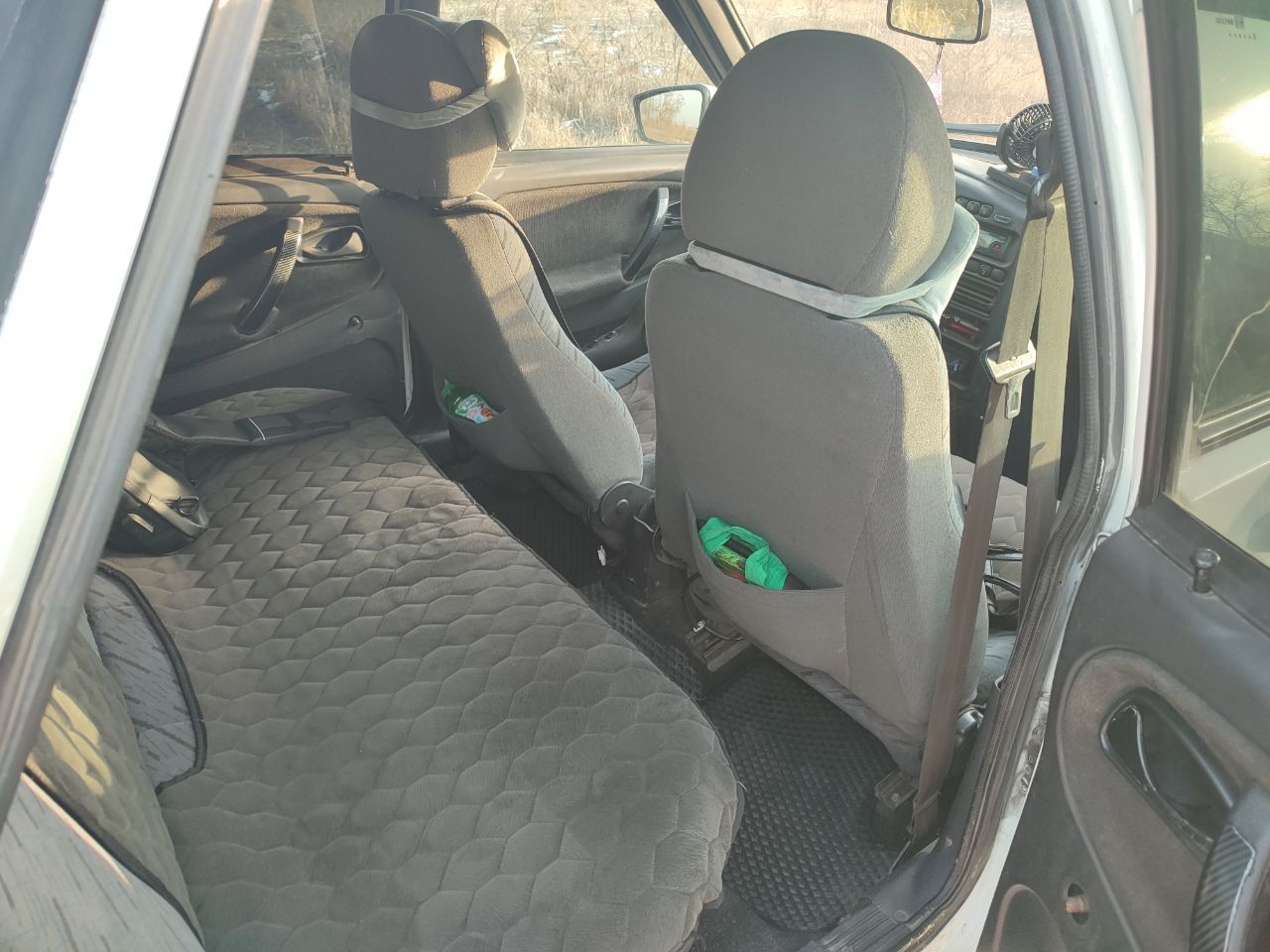 Продам ваз 2114, объем 1.6,8кл. авто 2012г. в нормальном состоянии пробег 220000т. км. много чего поменяно, работает абсолютно всё, ,два комплекта резины. я хозяин, цена 200000т. р.номер для связи+79790015737город донецк - фотография - 6