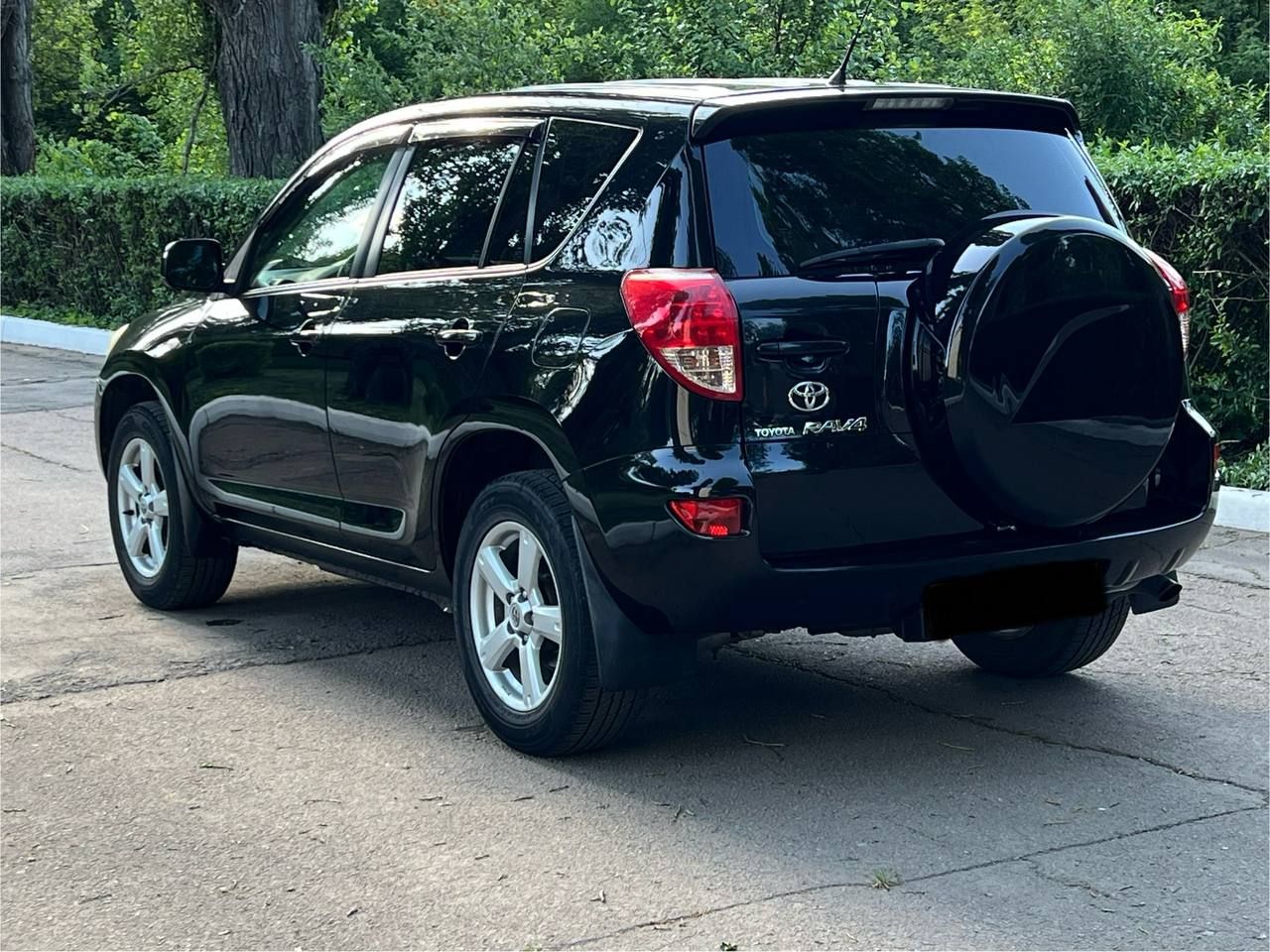 Продам тойота рав 4 2008 года реальный пробег 205000 двигатель 2.0 л. кпп автомат полный привод состояние авто на 4, кузов в отличном состоянии без рыжиков и деформации, салон ходовая в хорошем состоянии, за машину не стыдно на ней ездили только женщины звоните все расскажу два комплекта резины на дисках цена 1250000 торг +79493207147 - фотография - 6