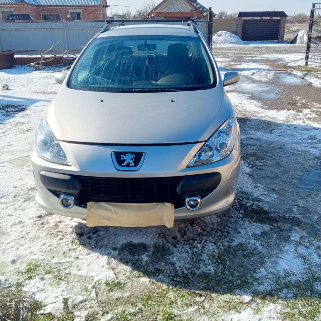 Продам пежо307 2007г. цена 350000тр торг все вопросы по т. +79494419731 - фотография - 4