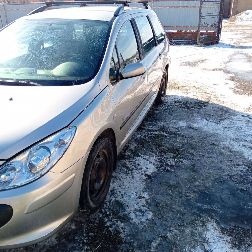 Продам пежо307 2007г. цена 350000тр торг все вопросы по т. +79494419731 - фотография - 5