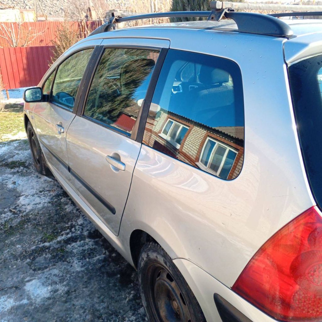 Продам пежо307 2007г. цена 350000тр торг все вопросы по т. +79494419731 - фотография - 6