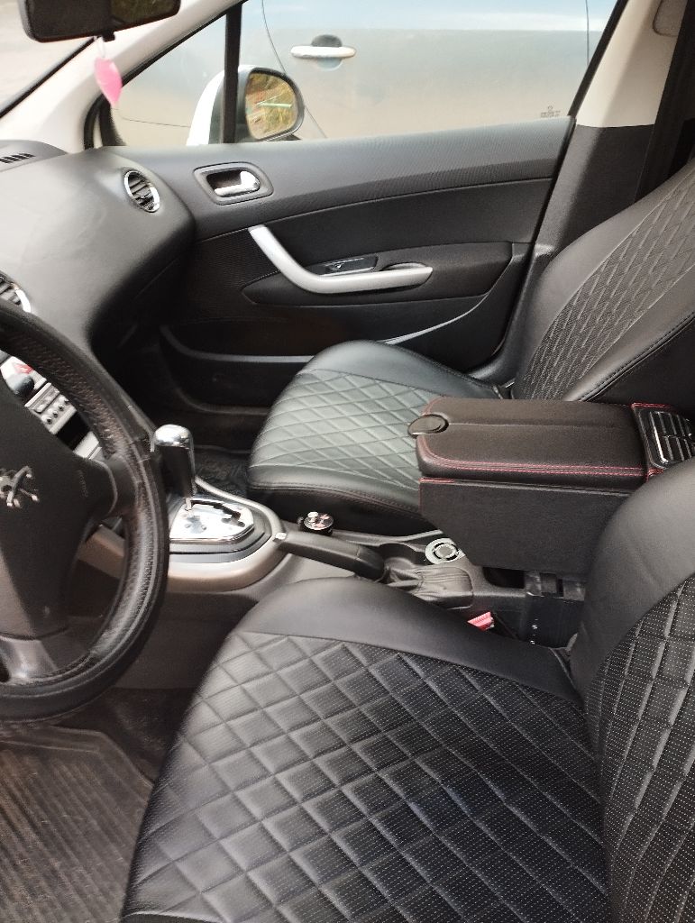 Продам пежо 308 2011года пробег 208000км в хорошем состоянии 2 комплекта резины расходники заменены... - фотография