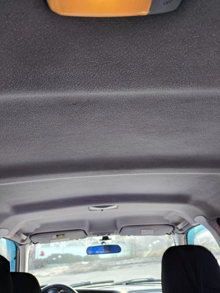 Suzuki grand vitara страна сборки: япония год: 2000 мощность: 165 л. с. объем: 2494 куб/см цвет: черный z5j - bluish black категория тс: легковой универсал рамный джип. номер читается хорошо. задние ведущие. два комплекта колес r16: зима / лето. аккумулятор новый. двигатель v6 шустрый, заводится хорошо в любую погоду. механическая 5-ти ступенчатая коробка передач. реальный расход бензина в круг (трасса/город) — 11,2 литра. требуется подварить заднюю перемычку на раме. сервис / ремонт осуществлялся своевременно на хорошем автосервисе. реальному покупателю разумный торг у капота. - фотография - 10