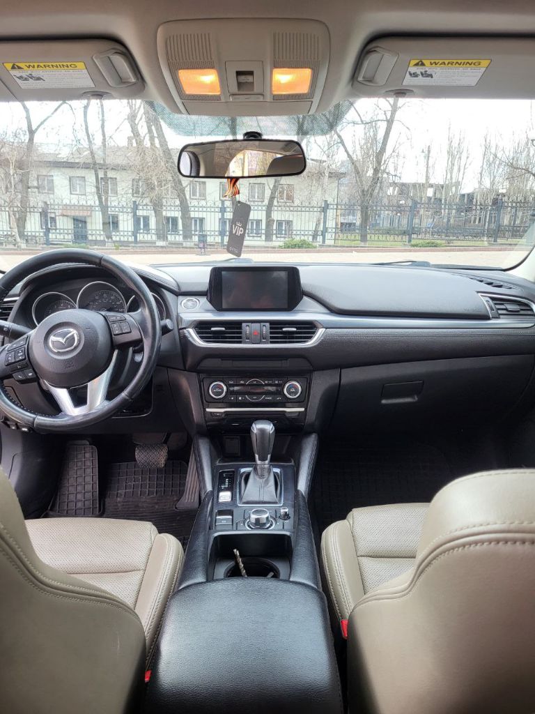 Mazda 6, 2016 г. объём 2.5, 192 л. с., акпп, комплектация grand touring, цвет белый перламутр, пробег 106 тыс. км, сборка япония, своевременное то, имеются все записи об обслуживании, вложений не требует, местный учёт, переоформление в мрэо, цена 1 790 000 рублей. торг. тел. +7 949 428 49 09 - фотография - 14